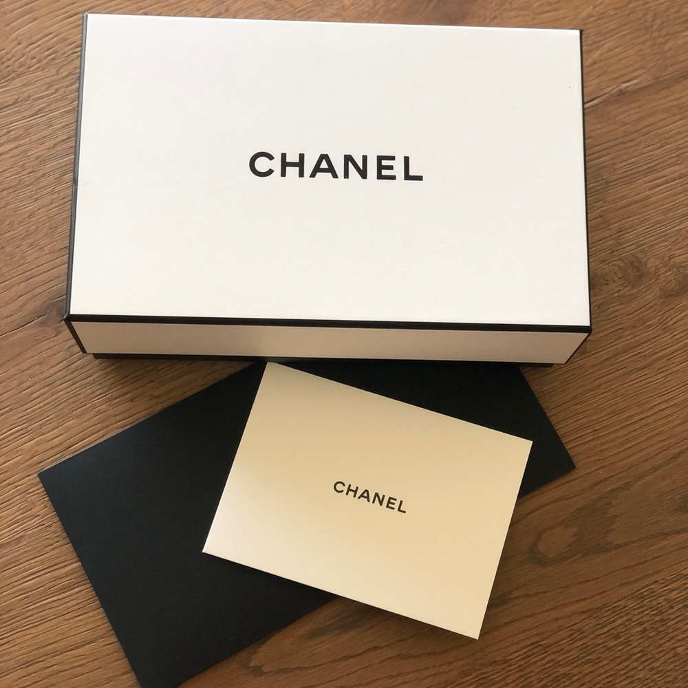 Chanel gift box